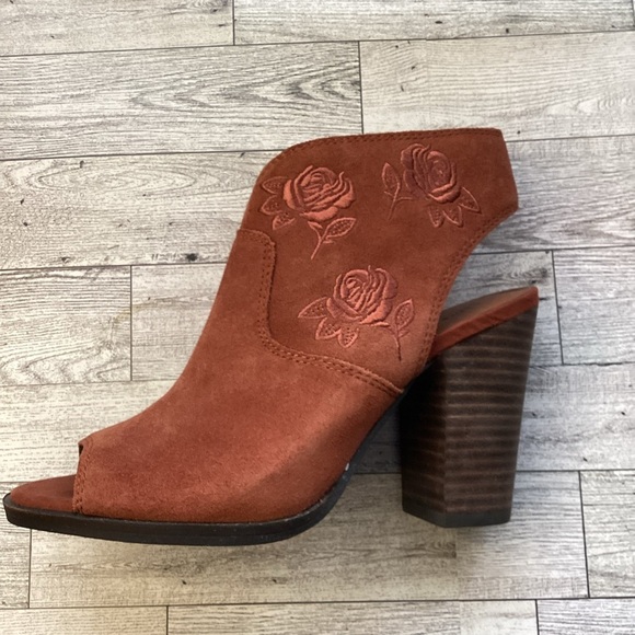 Lucky Brand Women's Toffee Tan Oiled Suede Listana Booties Sandals Heels 7.5M - Picture 11 of 14